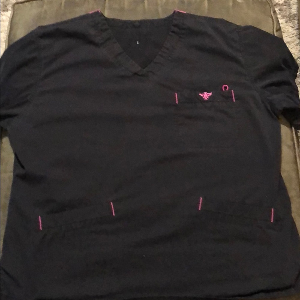 Med couture X large black and pick scrub top